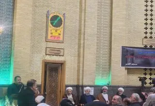 برگزاری مراسم ختم همسر آیت الله سیستانی با حضور حسن روحانی 