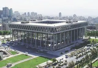 صدا و سیما منتقد یا مقابل دولت؟ 