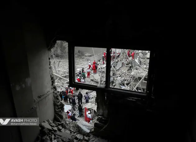 ایثار آتش‌نشان‌ها در میان شعله و آوار/ روایتی از فرشتگان نجات در شب‌های پرالتهاب تهران