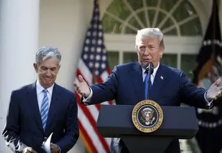 ترامپ: دیگر بس است، نرخ بهره باید کاهش یابد