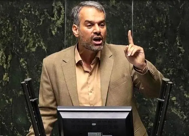 هیچ حکومتی، با حمله هوایی سقوط نمی‌کند 