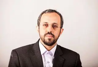 هرکس بر مخالفت با وفاقِ ذیل سیاست‌های نظام اصرار کند، راهش را از راه رهبری جدا کرده است