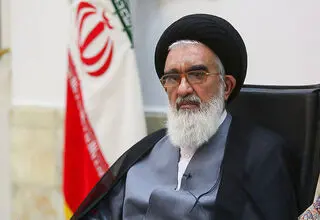 امام جمعه قم در بیمارستان بستری شد