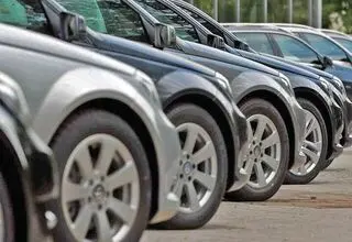 عرضه‌های هفتگی توسط خودروسازان داخلی برای کاهش التهاب بازار