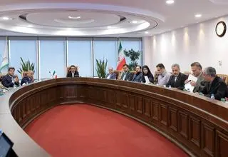 پذیرش سه خودرو‌ سواری در بورس کالا