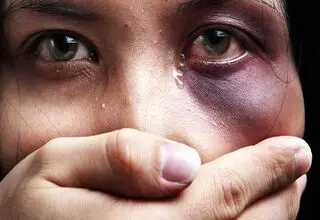 خشونت قانونی و فرهنگی علیه زنان
