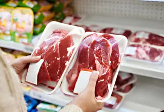 عرضه کمتر گوشت تنظیم بازار؛ مردم ناکام در تأمین نیاز