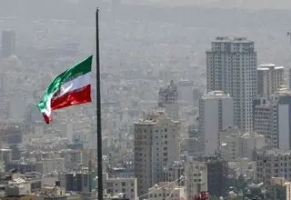 تهران میزبان بادهای شدید و رگبار می‌شود/ پیش‌بینی رعد و برق و کاهش کیفیت هوا در پایتخت