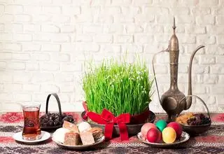 در میدان جنگ و غرش موشک و پدافند، هنوز هفت‌سین سبز می‌شود