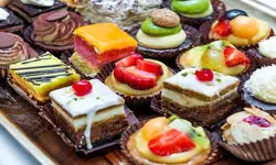 ثبات نسبی در بازار شیرینی در روزهای منتهی به یلدا؛ قیمت از ۲۰۰ تا ۳۵۰ هزار تومان