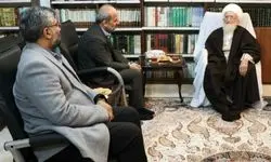 آیت‌الله العظمی نوری همدانی: کمر مردم از گرانی خم شده است

