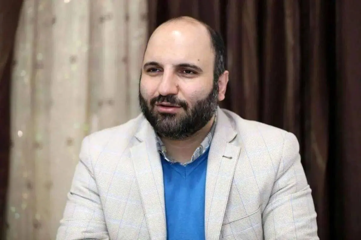 فرد توهین کننده به پزشکیان کیست؟