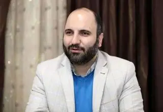 فرد توهین کننده به پزشکیان کیست؟ 