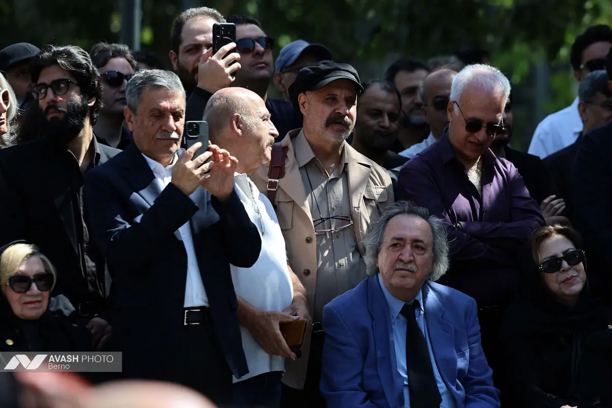 مراسم تشییع پیکر احمد پژمان