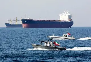 وزارت امور خارجه: تنگه هرمز بسته نیست 