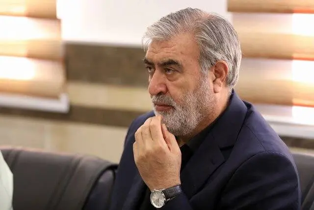 عزیزی: ارسال فیلم و تصویر به شبکههای معاند اقدام علیه امنیت ملی است
