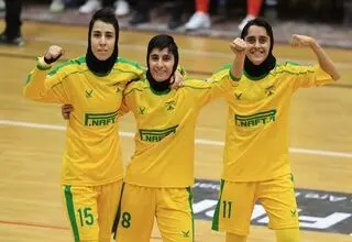 لغو بازی استقلال و ناکامی رقبا در رسیدن به صدر