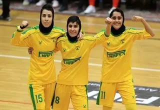 لغو بازی استقلال و ناکامی رقبا در رسیدن به صدر