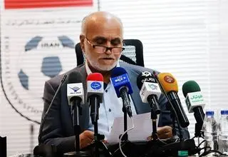 اولیایی: صدرنشینی یک تیم نمی‌تواند ملاک مناسبی برای معرفی قهرمان باشد
