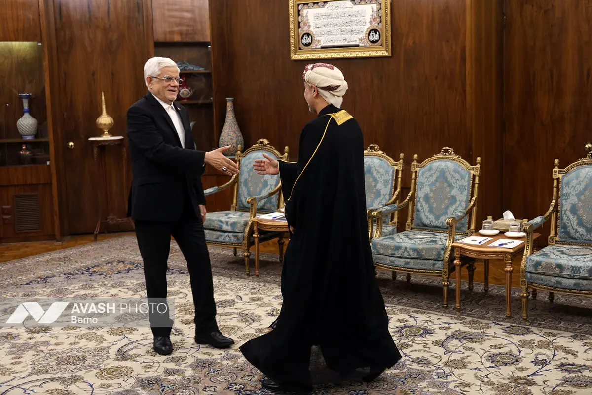 دیدار معاون اول رئیس‌جمهور با سفیر عمان