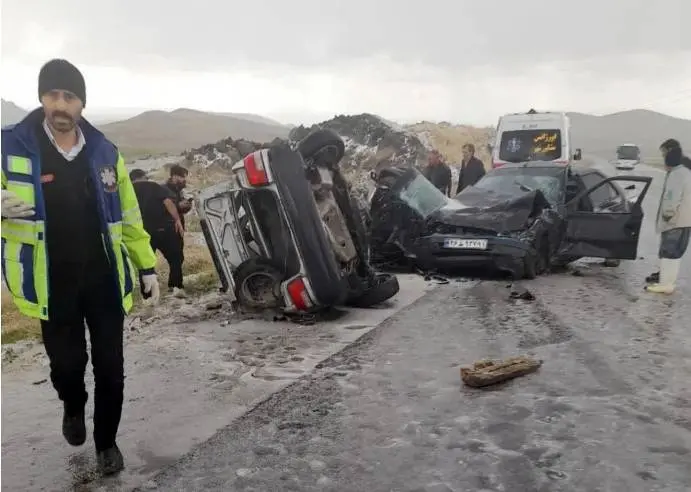 مرگ ۳ نفر در تصادف مرگبار در محور مشکین‌شهر – پارس‌آباد 