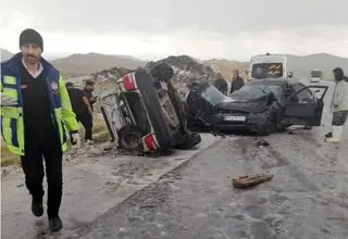 مرگ ۳ نفر در تصادف مرگبار در محور مشکین‌شهر – پارس‌آباد 