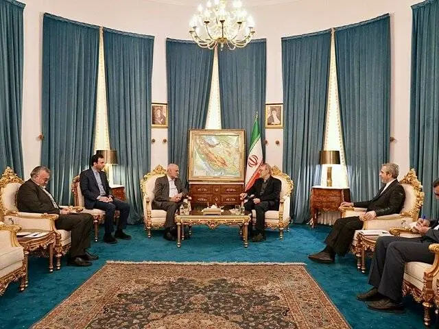 مقام لبنانی با لاریجانی دیدار کرد