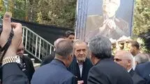 حضور سرزده پزشکیان در مراسم تشییع پیکر ناصر قفلی