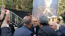 حضور سرزده پزشکیان در مراسم تشییع پیکر ناصر قفلی