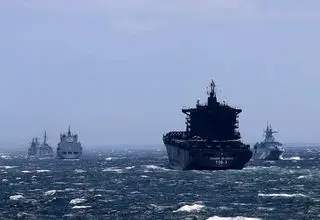 استقبال فرمانده نیروی دریایی سپاه از ناوگروه شهید مهدوی