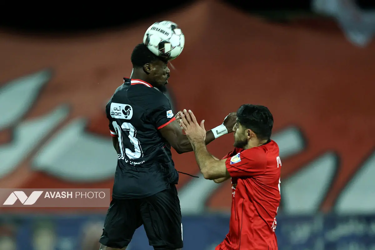 لیگ برتر فوتبال - تراکتور و پرسپولیس