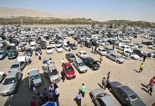 نوسان در بازار خودرو ادامه دارد