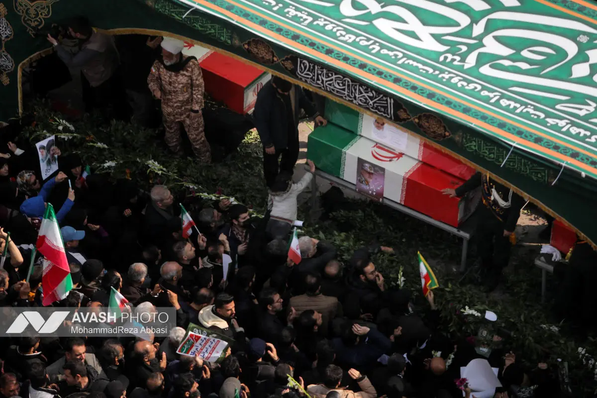 تشییع پیکر ۳۵ شهید جنگ رمضان در تهران -۲