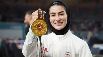جهان زیر پای آتوسا