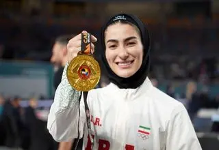 جهان زیر پای آتوسا