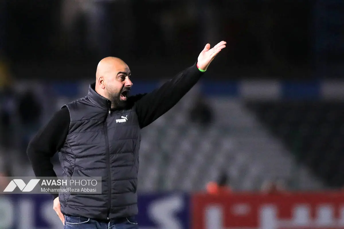 دیدار تیم های فوتبال استقلال تهران و ملوان بندر انزلی