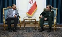 محسن رضایی: به هیچ وجه ذره‌ای از مواد هسته‌ای غنی شده از ایران خارج نخواهد شد