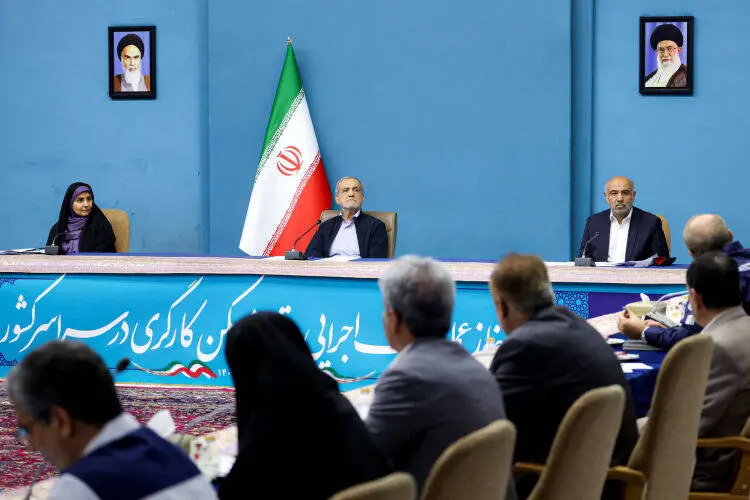 رئیسجمهور: ورود شرکتها به ساخت مسکن کارگری، ضامن آرامش و بهرهوری کارگران است