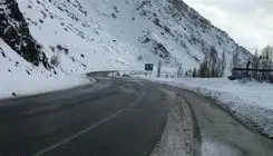 جاده‌های ۱۰ استان درگیر بارش برف و باران