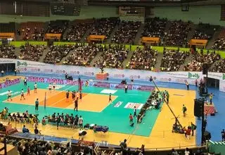 ثابت‌قدم: بودجه برای تعمیر سقف ۱۲ هزار نفری نداریم