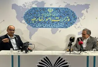 مجید تخت روانچی در نمایشگاه بین المللی کتاب حضور یافت 