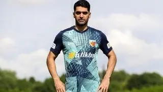 حضور علی کریمی و بازیکن ازبکستانی در استقلال منتفی شد