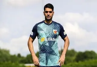 حضور علی کریمی و بازیکن ازبکستانی در استقلال منتفی شد