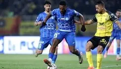 آماده نبودن مهاجم استقلال جنجالی شد