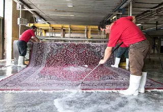 تعیین هزینه شست‌وشوی فرش ماشینی و دستبافت؛ افزایش ۴۰ درصدی نرخ خدمات قالیشویی