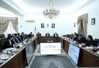 عارف: طرح‌های انتقال آب دریا الزامی و غیرقابل توقف است
