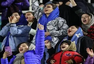 آغاز بلیت‌فروشی دیدار چادرملو- پرسپولیس