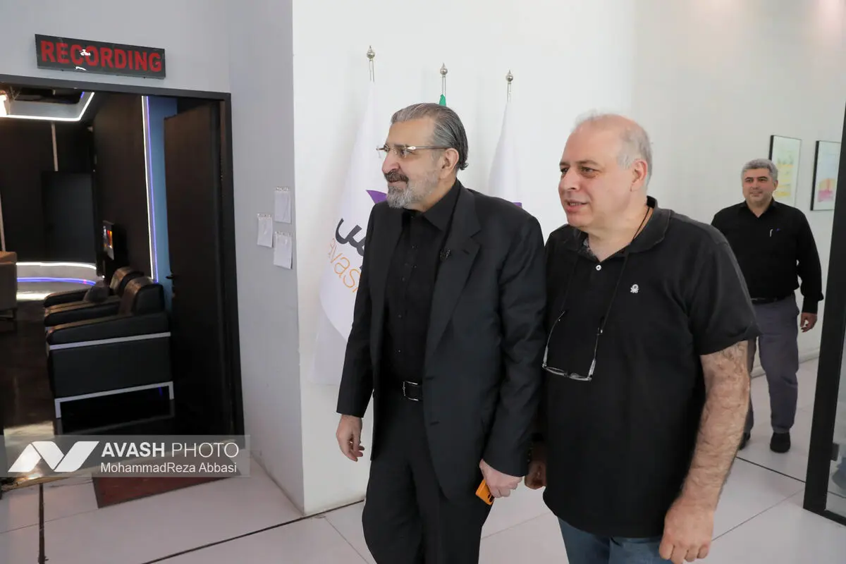 بازدید صادق خرازی از خبرگزاری آوش
