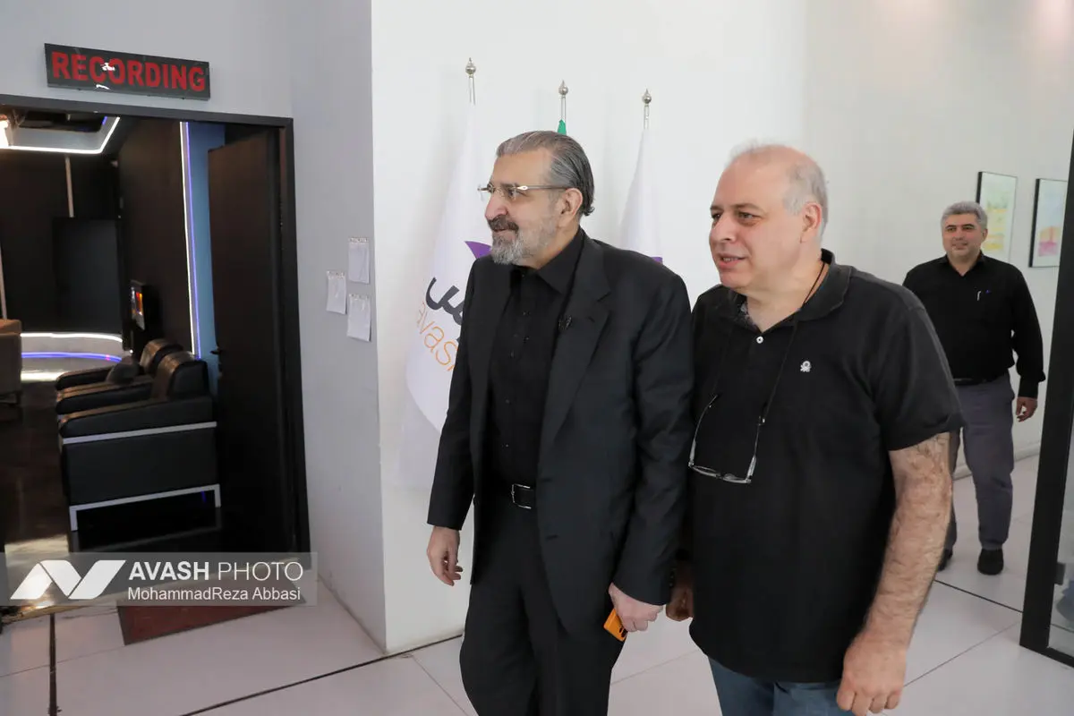 بازدید صادق خرازی از خبرگزاری آوش