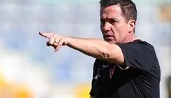 دست اوسمار در پوست گردو